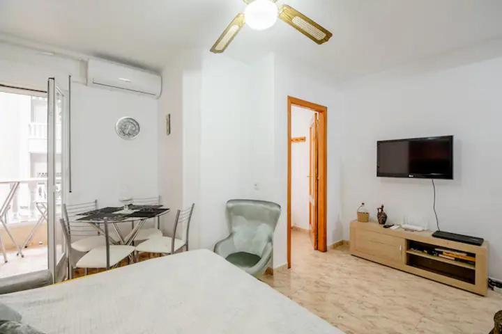 Apartamento Inteiro Acolhedor Perto Da Praia Τορεβιέχα Εξωτερικό φωτογραφία