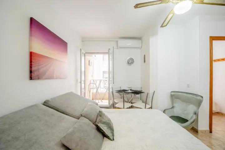 Apartamento Inteiro Acolhedor Perto Da Praia Τορεβιέχα Εξωτερικό φωτογραφία